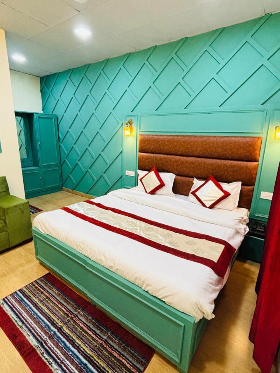 Hotel Amar Массури Экстерьер фото