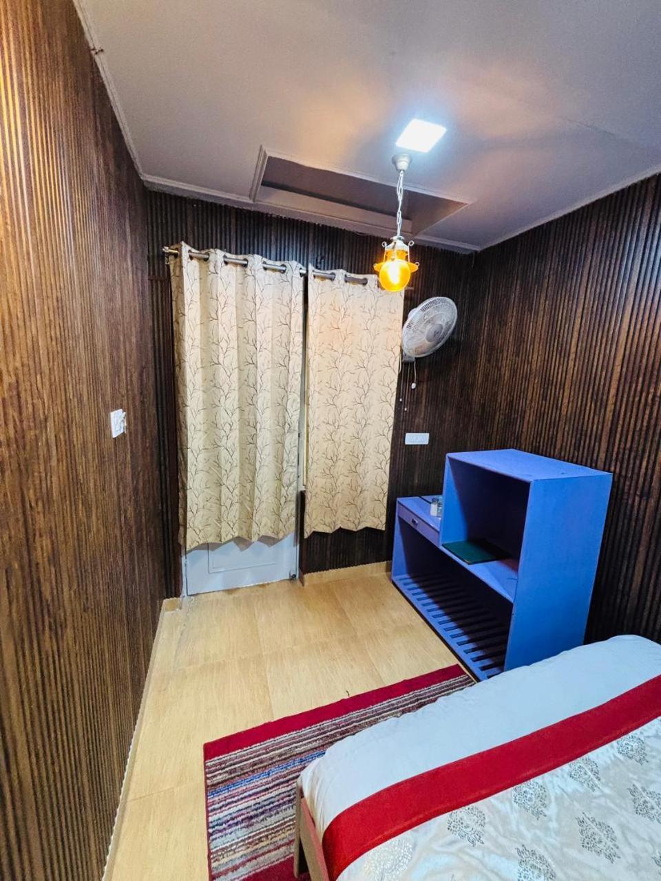 Hotel Amar Массури Экстерьер фото
