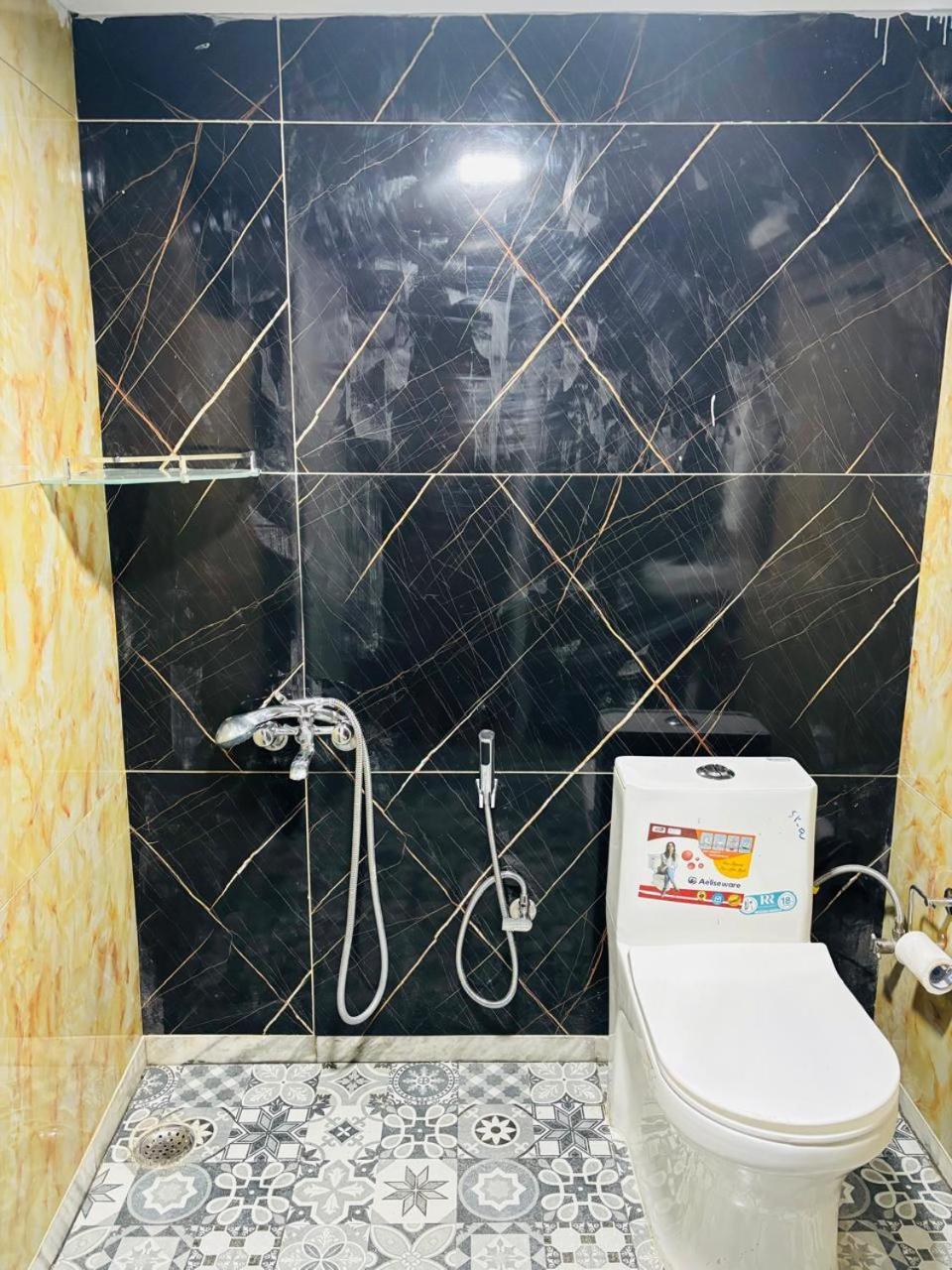 Hotel Amar Массури Экстерьер фото