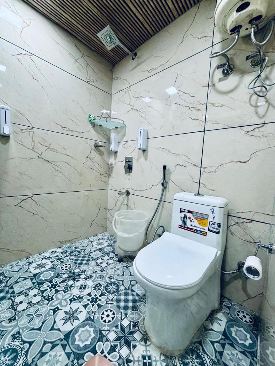 Hotel Amar Массури Экстерьер фото