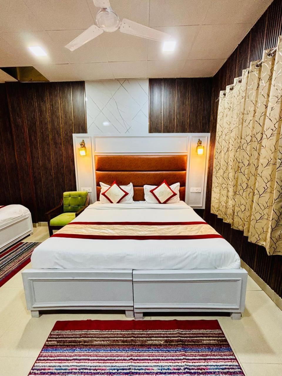 Hotel Amar Массури Экстерьер фото