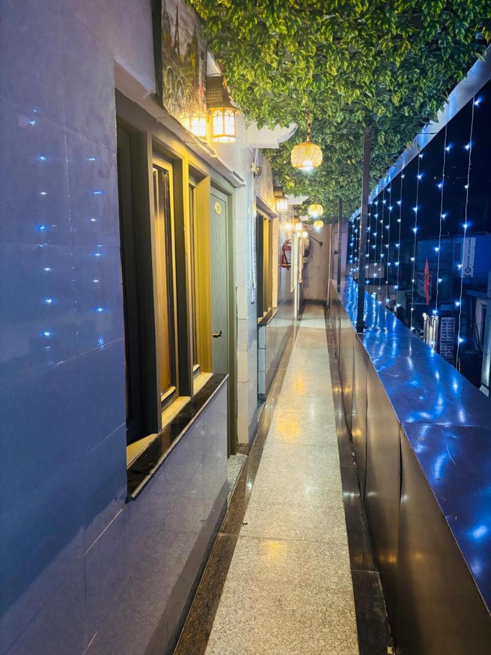 Hotel Amar Массури Экстерьер фото